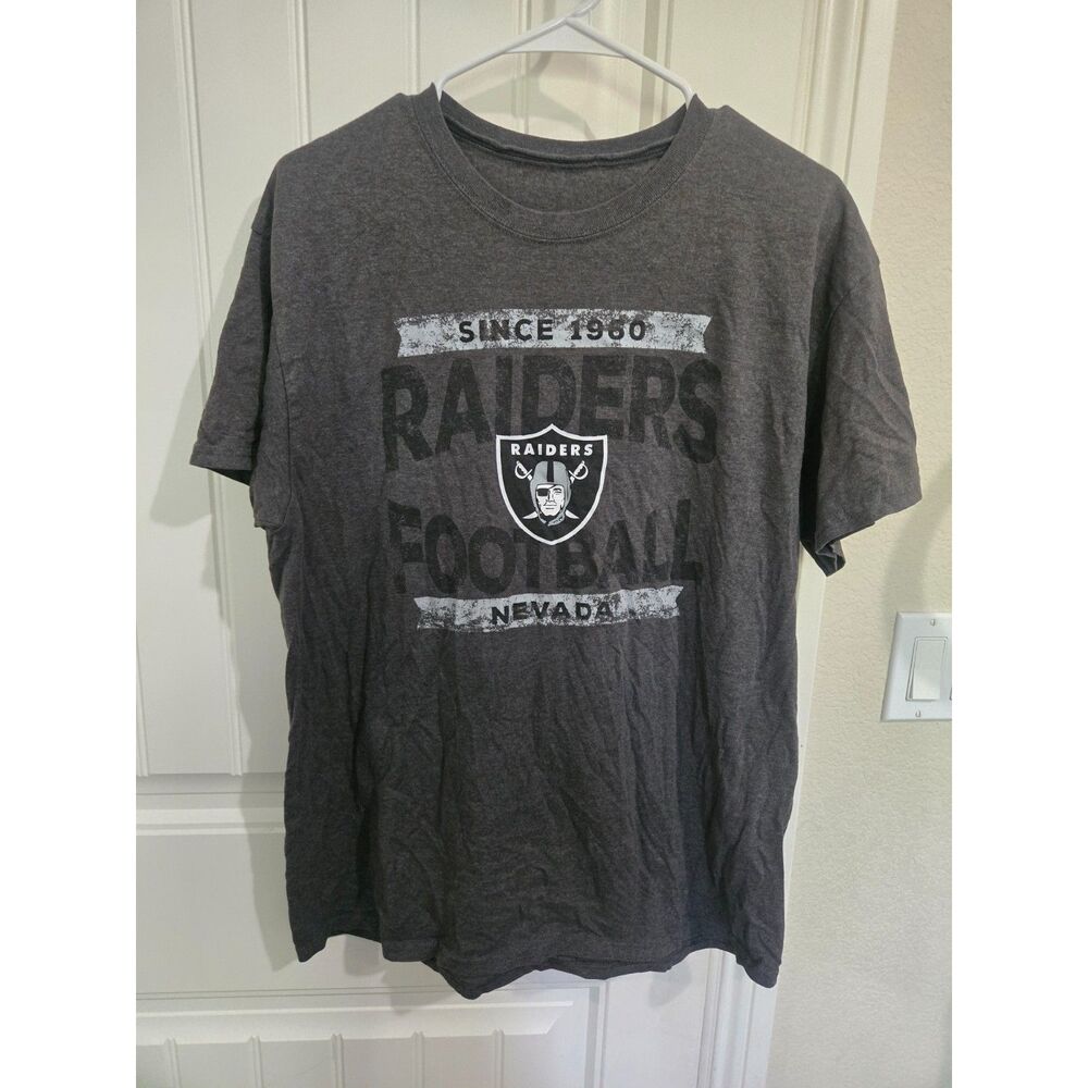 Las Vegas Raiders Men’s Gray Graphic T-Shirt NFL Football Nevada Short Sleeve